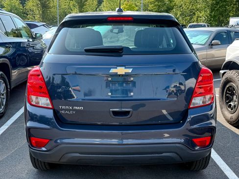 Used 2018 Chevrolet Trax LS AWD/4WD image 4