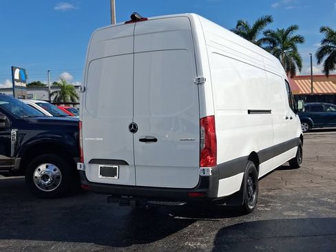 Used 2025 Mercedes-Benz Sprinter 2500 image 4