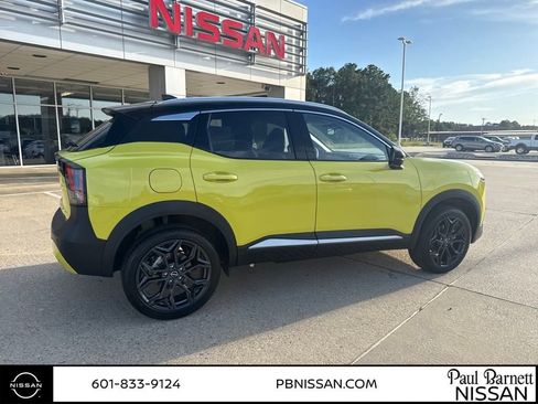 New 2025 Nissan Kicks SR image 15