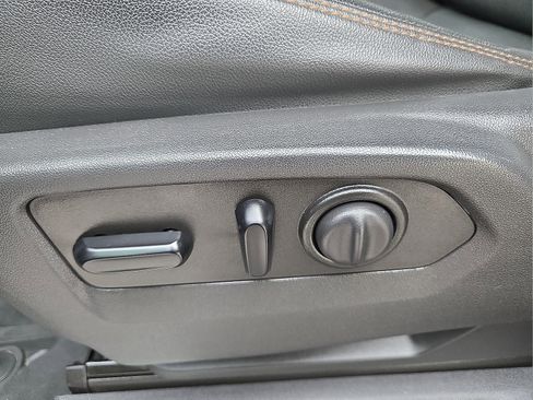 Used 2019 GMC Sierra 1500 AT4 w/ AT4 Premium Package image 14