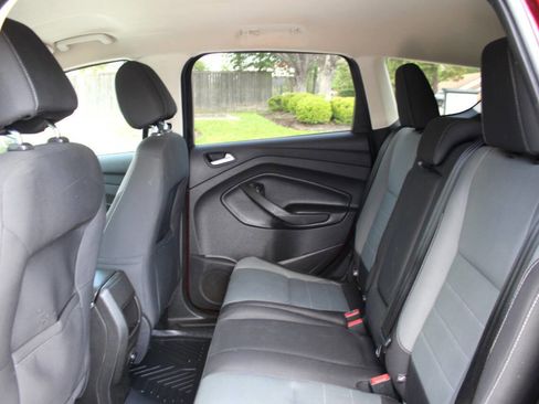 Used 2016 Ford Escape SE image 11
