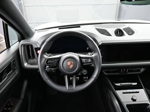Certified 2026 Porsche Cayenne S AWD/4WD image 17