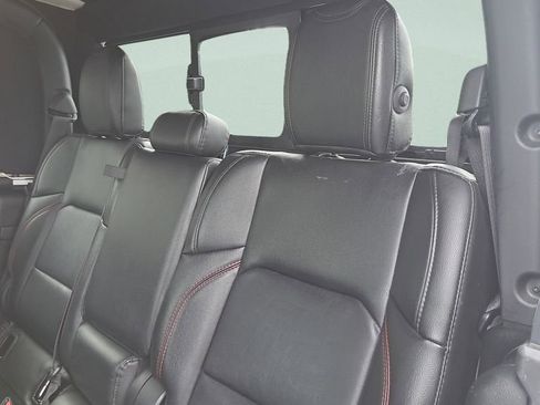 Used 2022 Jeep Gladiator Rubicon w/ Cold Weather Group AWD/4WD image 12