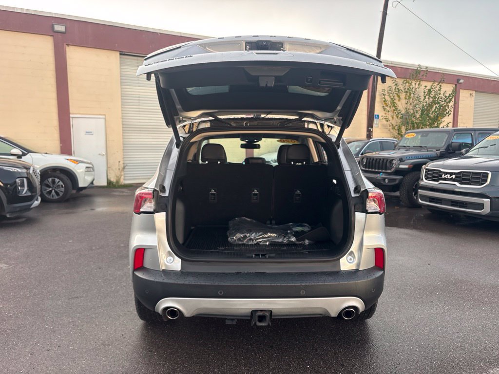 Used 2020 Ford Escape Titanium w/ Titanium Premium Package 2.0 AWD/4WD image 17