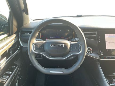 Used 2024 Jeep Wagoneer Series II image 18