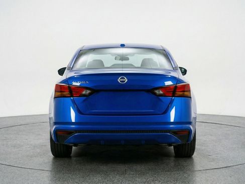 Used 2025 Nissan Altima 2.5 SV image 7