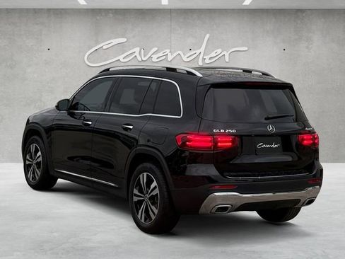 Used 2025 Mercedes-Benz GLB 250 4MATIC image 14