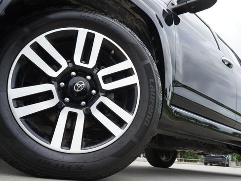 Used 2019 Toyota 4Runner Limited AWD/4WD image 11