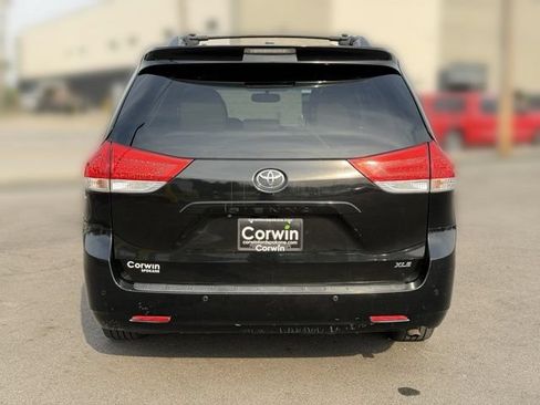 Used 2011 Toyota Sienna XLE w/ XLE Navigation Pkg FWD image 16