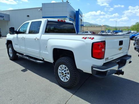Used 2019 Chevrolet Silverado 2500 LT AWD/4WD image 3