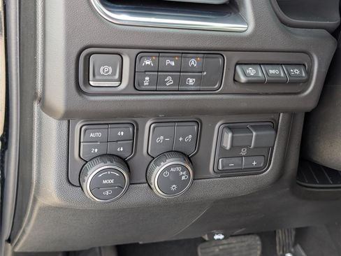 Used 2024 Chevrolet Suburban High Country AWD/4WD image 27