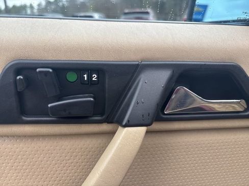 Used 1989 Mercedes-Benz 300 CE Coupe image 28