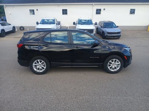Used 2024 Chevrolet Equinox LS AWD/4WD image 6