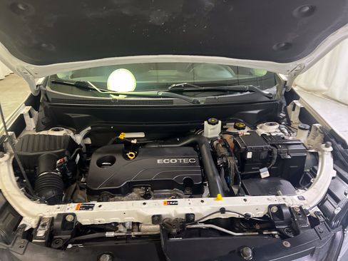 Certified 2018 Chevrolet Equinox LT FWD image 38