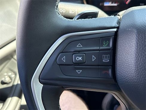 New 2025 Jeep Grand Cherokee Altitude image 18