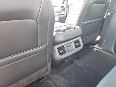 New 2025 Ford F250 Lariat w/ Lariat Ultimate Package image 17