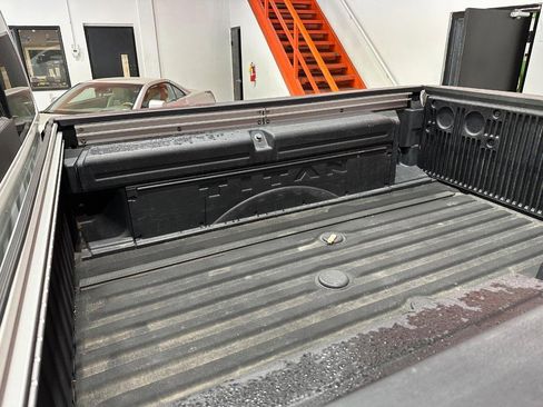 Used 2018 Nissan Titan PRO-4X w/ Pro-4x Convenience Package image 14