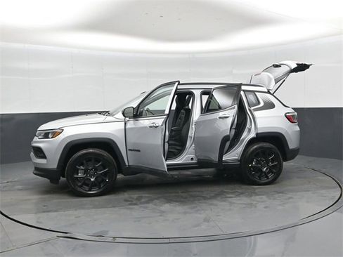 New 2026 Jeep Compass Latitude image 49