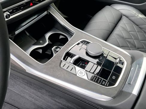 Certified 2024 BMW X7 xDrive40i w/ M Sport Package image 17