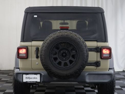 Used 2019 Jeep Wrangler Sport AWD/4WD image 15