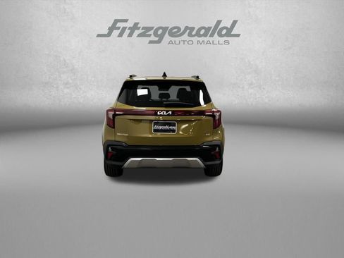 Used 2024 Kia Seltos SX w/ SX Sunroof Package image 4