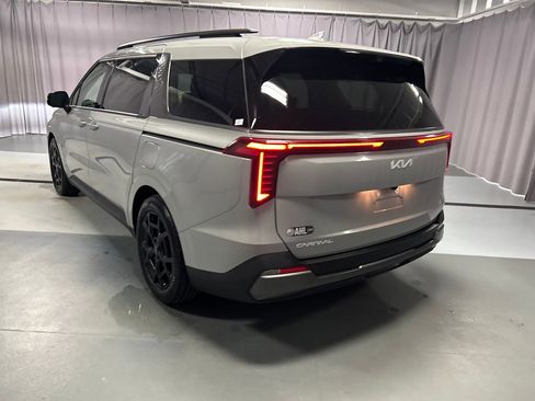 Used 2025 Kia Carnival SX Prestige FWD image 5