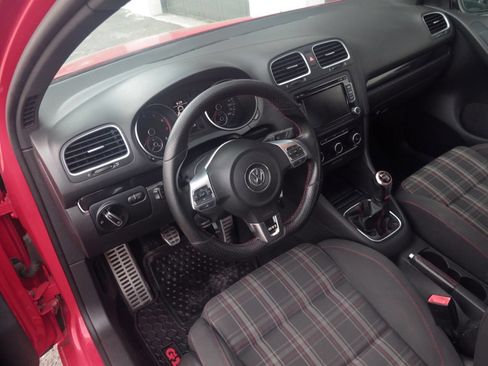 Used 2012 Volkswagen Golf 4-Door FWD image 7