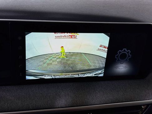Used 2025 Nissan Kicks SV AWD/4WD image 6