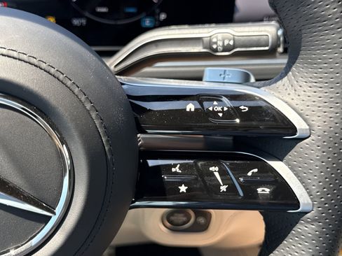 New 2026 Mercedes-Benz GLS 580 4MATIC image 27