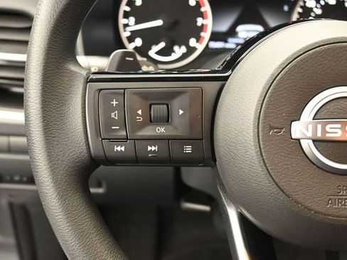 Used 2023 Nissan Rogue SV FWD image 30