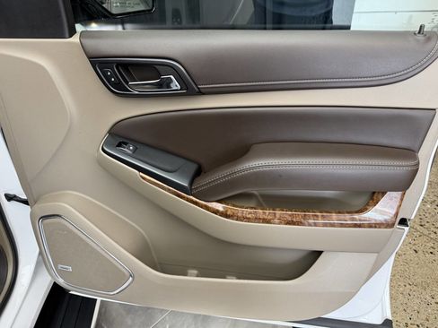 Used 2017 Chevrolet Suburban Premier AWD/4WD image 27