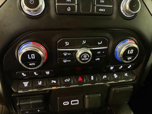 Used 2023 GMC Sierra 3500 Denali w/ Denali Black Diamond Edition AWD/4WD image 33