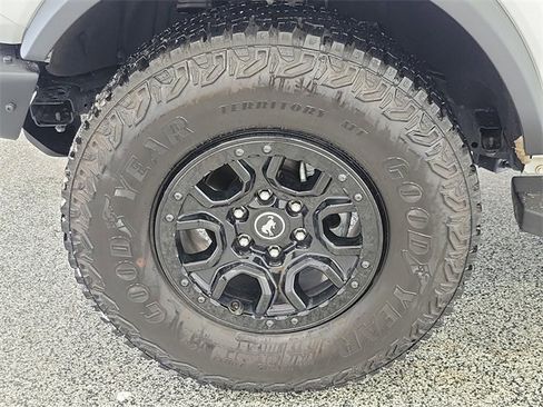 Certified 2024 Ford Bronco Wildtrak image 5