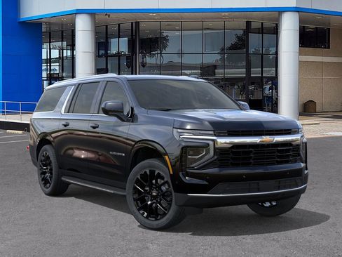 New 2026 Chevrolet Suburban LS image 7