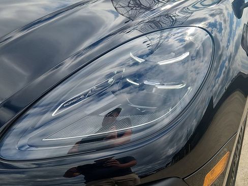 New 2026 Porsche Macan image 8