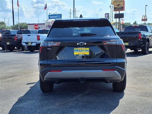New 2026 Chevrolet Equinox LT w/ Convenience Package II image 8