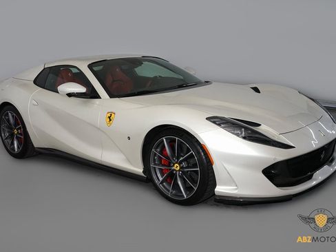 Used 2023 Ferrari 812 GTS image 2