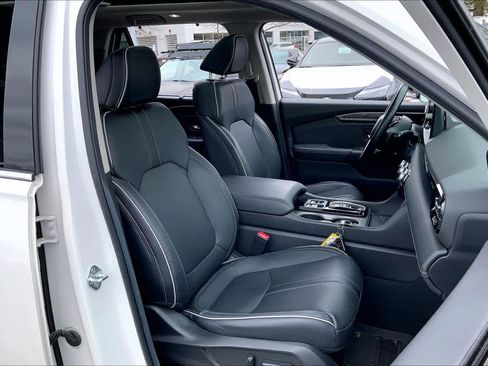 Used 2024 Honda Pilot Elite image 9