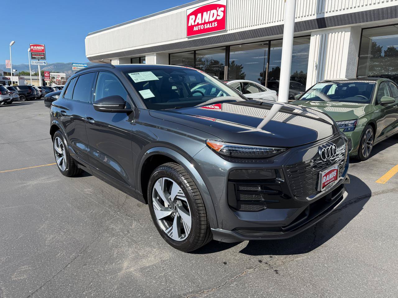 Used 2025 Audi Q6 e-tron Premium Plus w/ Premium Plus AWD/4WD image 2