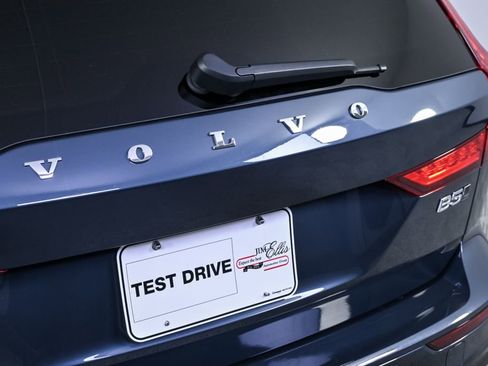 Certified 2025 Volvo V60 B5 Cross Country Plus image 37