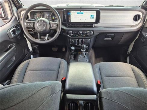Used 2024 Jeep Wrangler Unlimited w/ Convenience Group AWD/4WD image 17