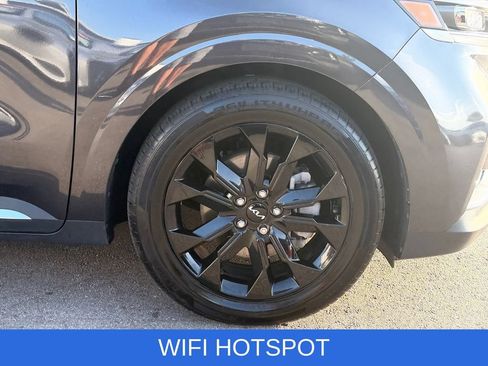 Used 2024 Kia Carnival SX Prestige FWD image 9