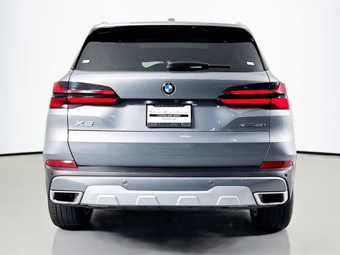 Used 2025 BMW X5 xDrive40i w/ Climate Comfort Package image 3