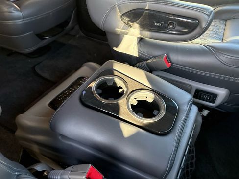 Used 2023 Chevrolet Express 2500 image 39