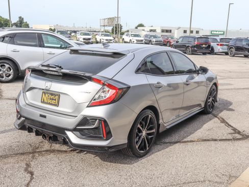 Used 2021 Honda Civic Sport image 4