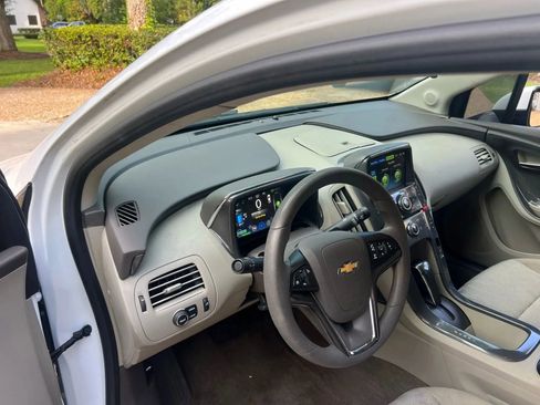 Used 2013 Chevrolet Volt image 16