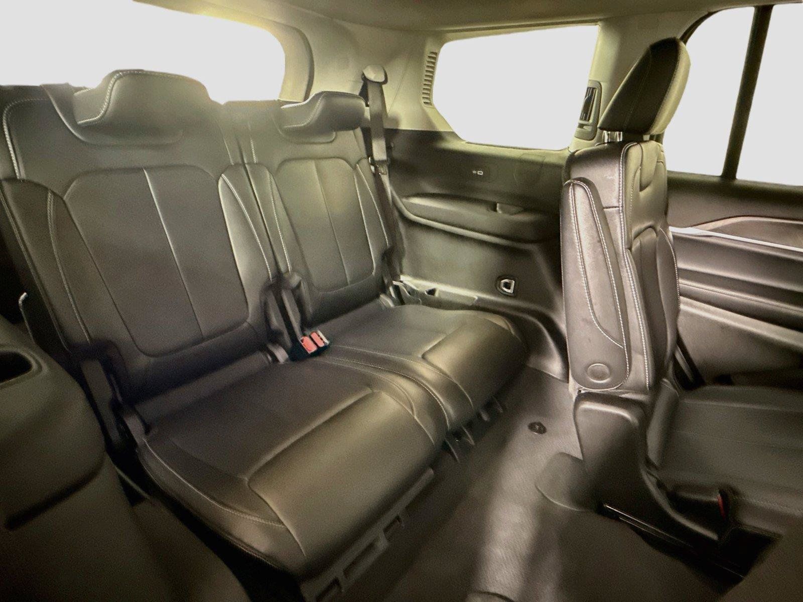 Used 2023 Jeep Grand Cherokee L Limited AWD/4WD image 21