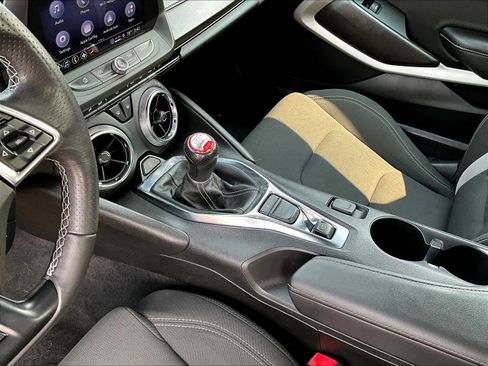 Used 2021 Chevrolet Camaro SS RWD image 14