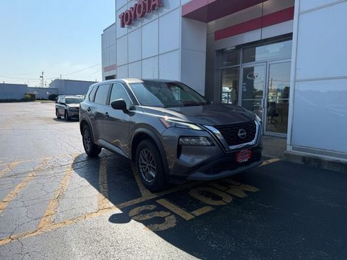 Certified 2023 Nissan Rogue S FWD image 3