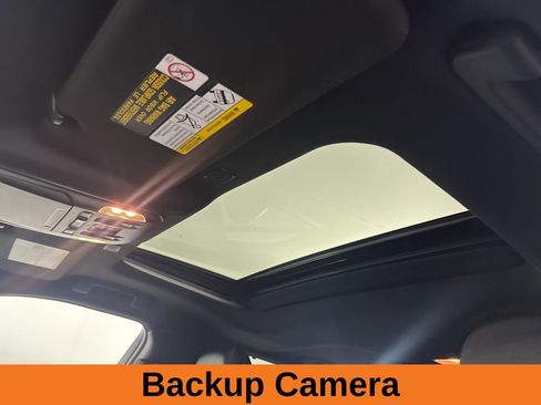 Used 2024 Toyota Highlander XSE image 10